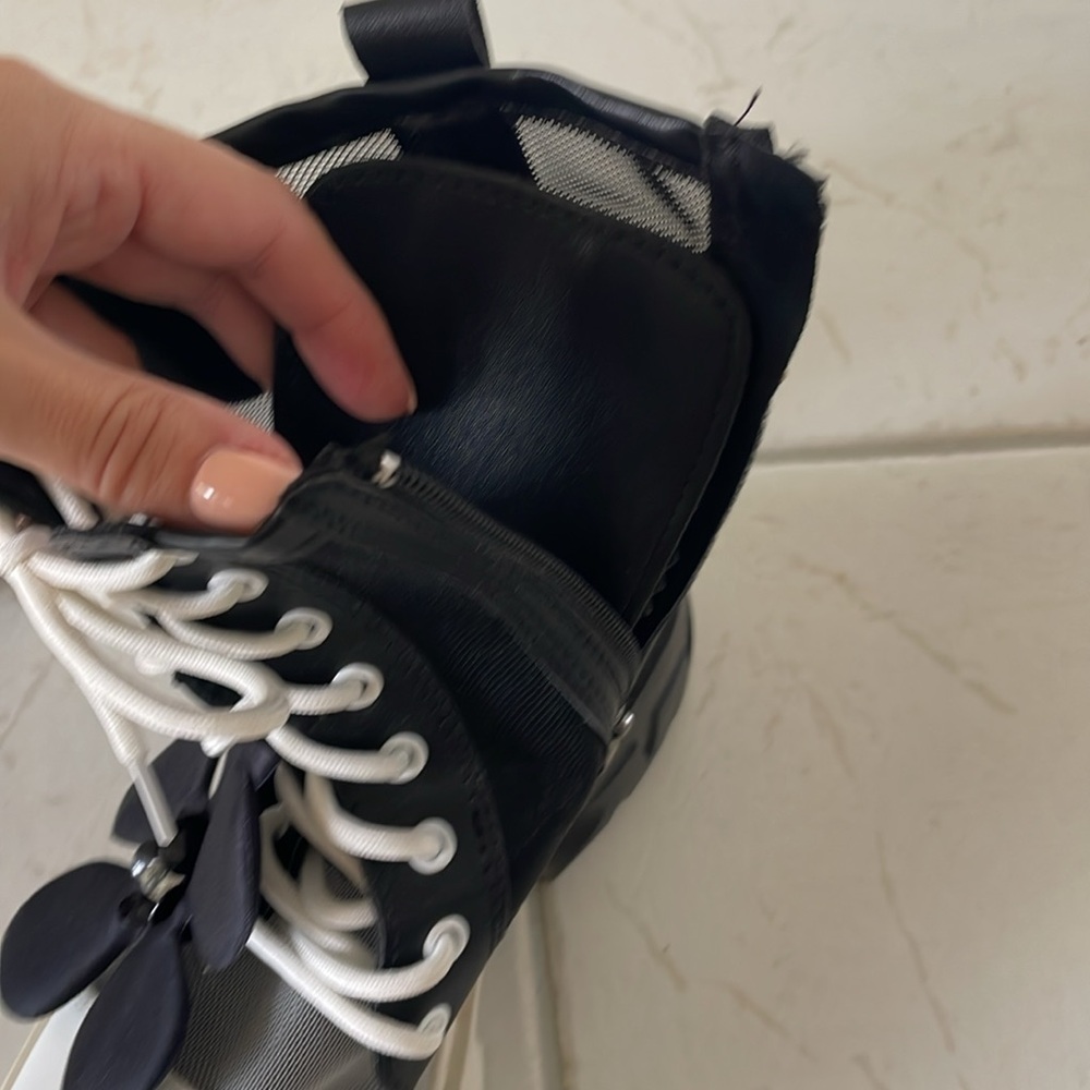 Boots - Picture 6 of 8